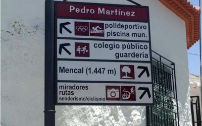 Nueva señalética en Pedro Martínez gracias al GDR de Guadix