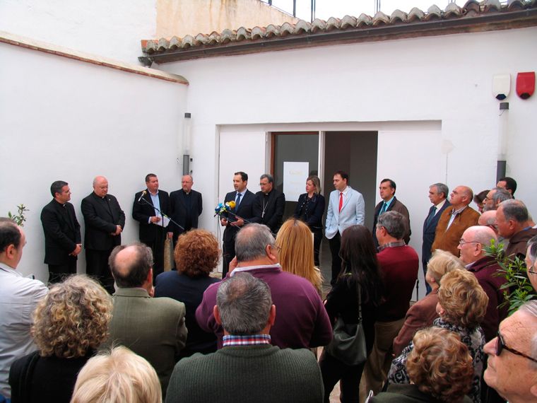 Inaugurado oficialmente el archivo histórico y biblioteca de la Diócesis de Guadix-Baza, un proyecto subvencionado por el GDR de Guadix