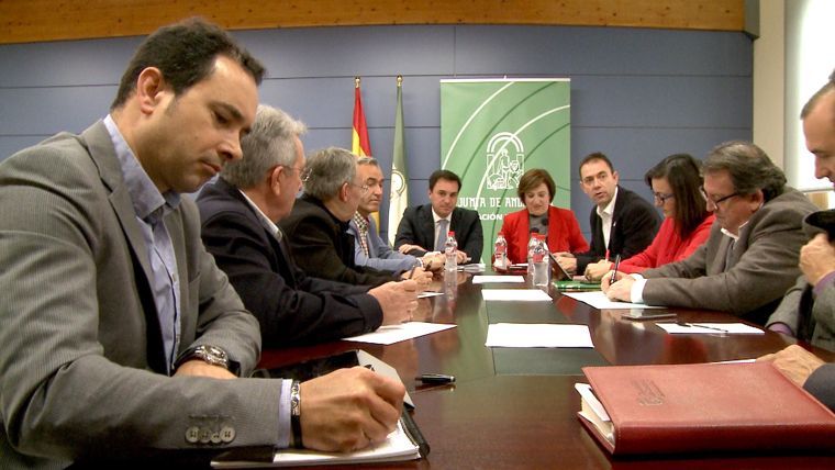 Reunión de trabajo entre los ocho presidentes de los GDR de la provincia y la Junta de Andalucía en Granada